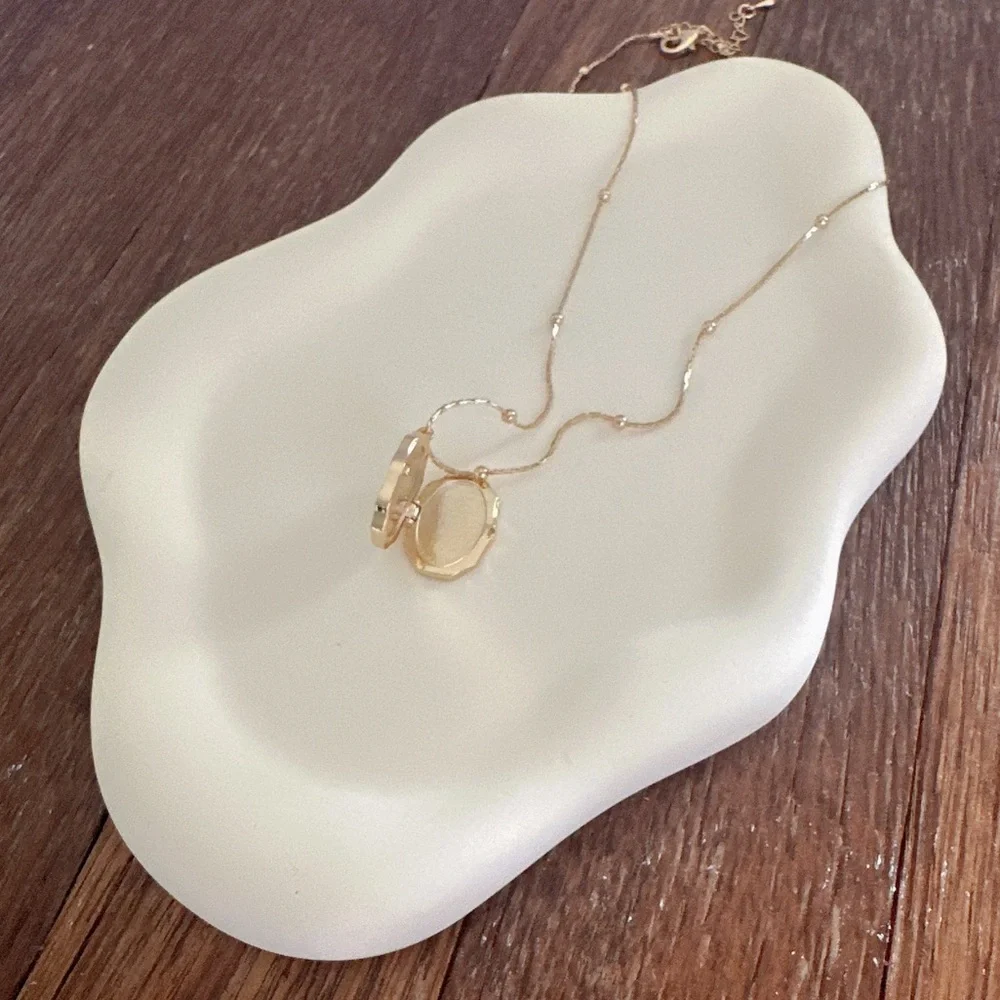 Vintage Gold Butterfly Shell Locket Necklace 18K Gold Plated Oval Pendant Gift